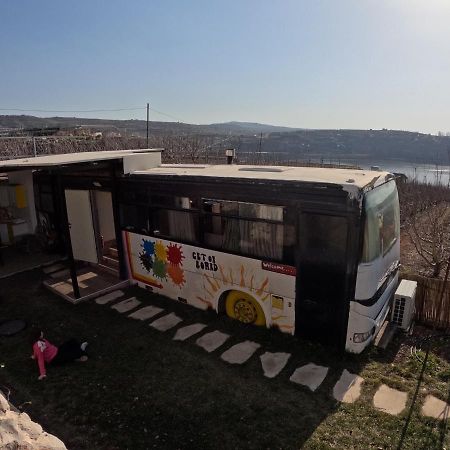 Апартаменти The Bus Мадждаль-Шамс Екстер'єр фото