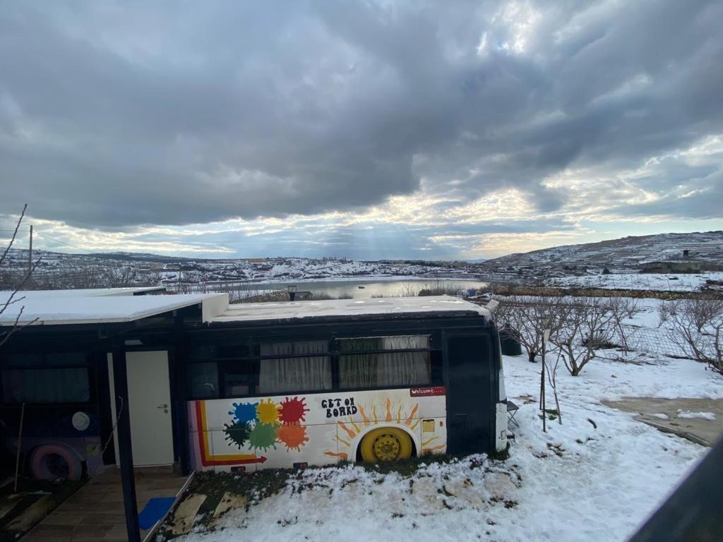 Апартаменти The Bus Мадждаль-Шамс Екстер'єр фото